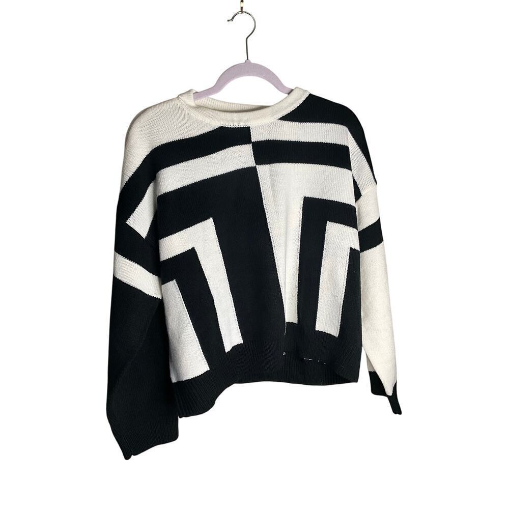 New York & Company Cropped Sweater Knit Colorblock Black White Womens Medium
